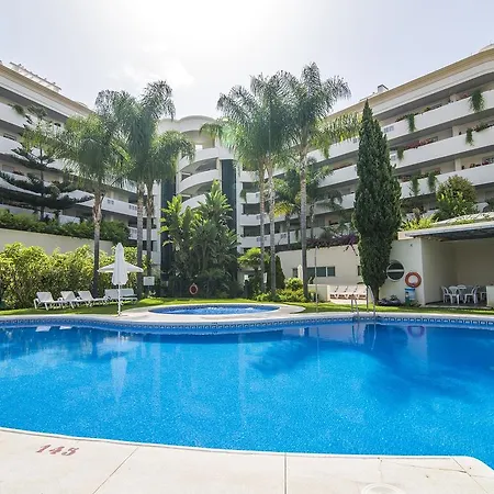 Urban Shopping Banus Apartment